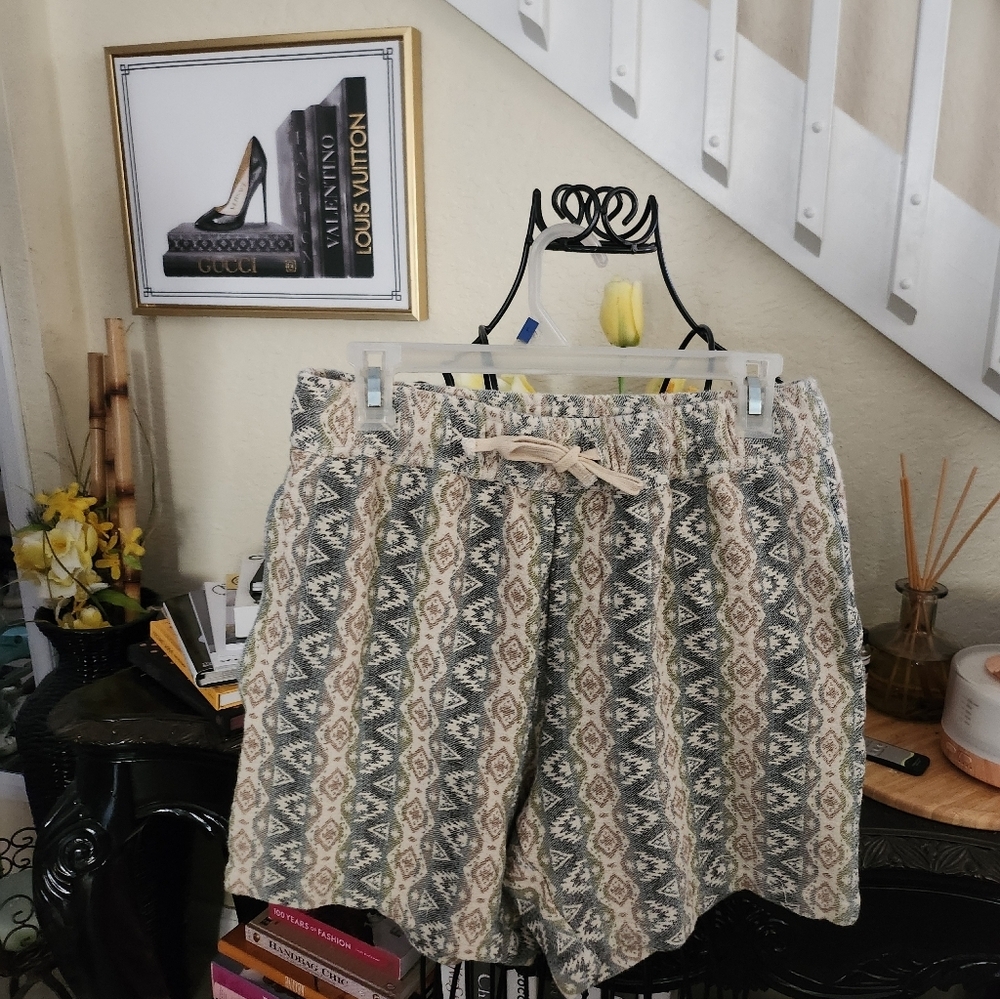 Zara shorts size M